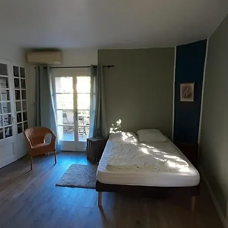 Апартаменты Maison De Village A Richerenches